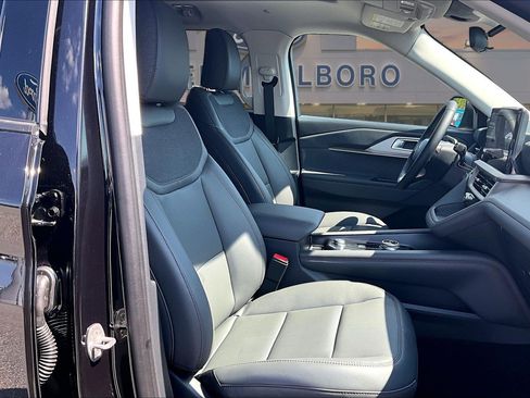 New 2026 Ford Explorer Active w/ Active Comfort Package AWD/4WD image 8