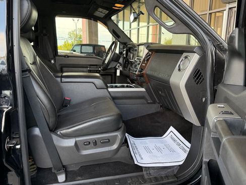 Used 2016 Ford F350 Lariat w/ Lariat Ultimate Package AWD/4WD image 31