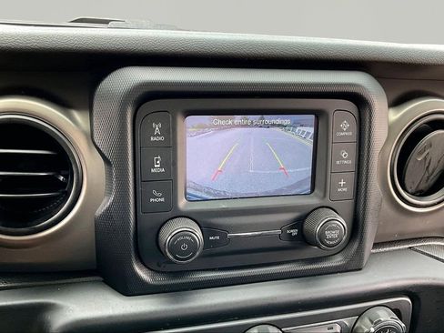 Used 2019 Jeep Wrangler Unlimited Sport AWD/4WD image 11
