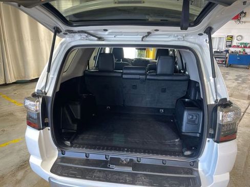 Used 2023 Toyota 4Runner TRD Off-Road Premium w/ Moonroof Package AWD/4WD image 24