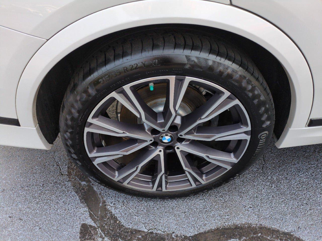 Used 2019 BMW X7 xDrive50i w/ M Sport Package AWD/4WD image 9