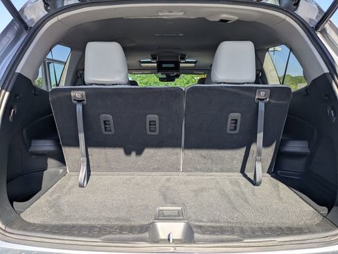 Used 2022 Honda Pilot Touring image 12