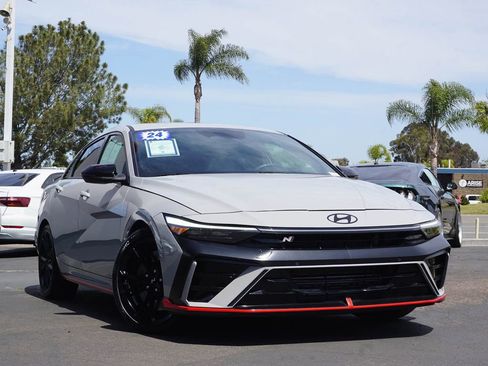 Used 2024 Hyundai Elantra N image 2