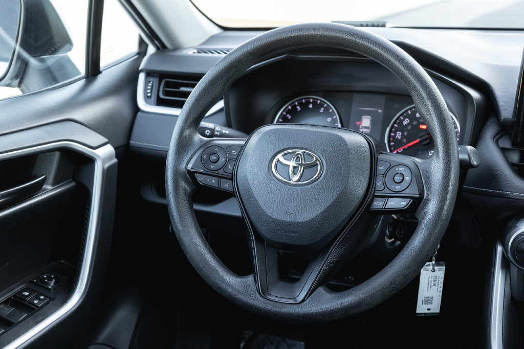 Certified 2021 Toyota RAV4 LE FWD image 27