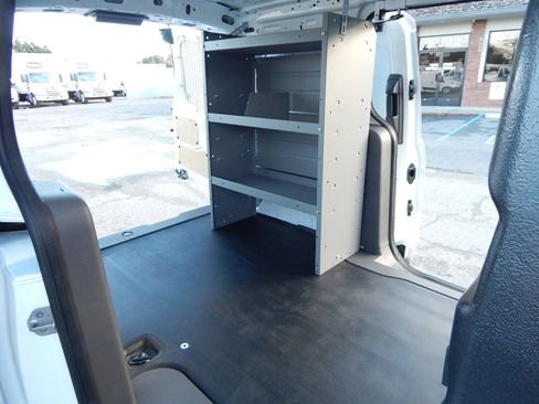 Used 2023 Ford Transit Connect XLT image 14