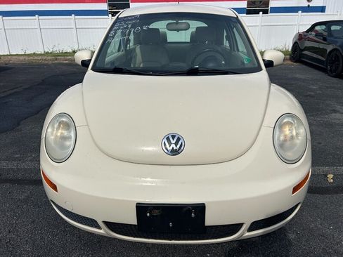 Used 2009 Volkswagen Beetle Coupe FWD image 8