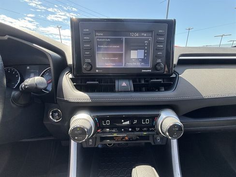 Used 2022 Toyota RAV4 XLE FWD image 20