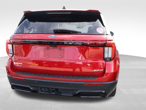 Certified 2025 Ford Explorer ST-Line image 18