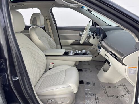 Used 2023 Genesis GV60 Performance image 15