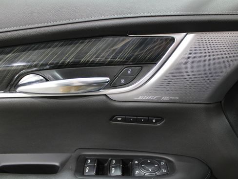 Used 2020 Cadillac XT6 Premium Luxury image 8