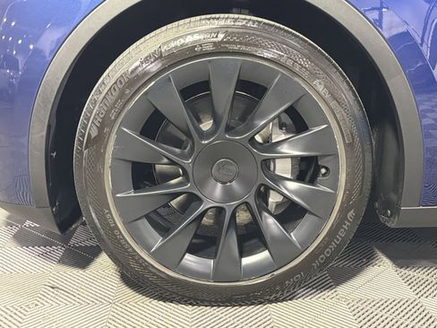 Used 2023 Tesla Model Y Long Range image 12