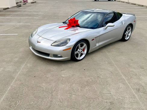 Used 2007 Chevrolet Corvette Coupe w/ Preferred Equipment Group RWD image 38