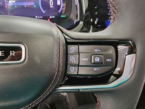 Used 2024 Jeep Wagoneer Launch Edition image 12