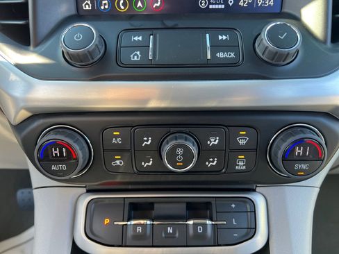 Used 2023 GMC Acadia SLT image 18