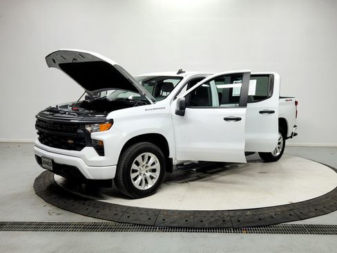 Used 2024 Chevrolet Silverado 1500 Custom image 11