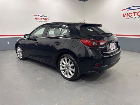 Used 2017 MAZDA MAZDA3 Touring FWD image 4