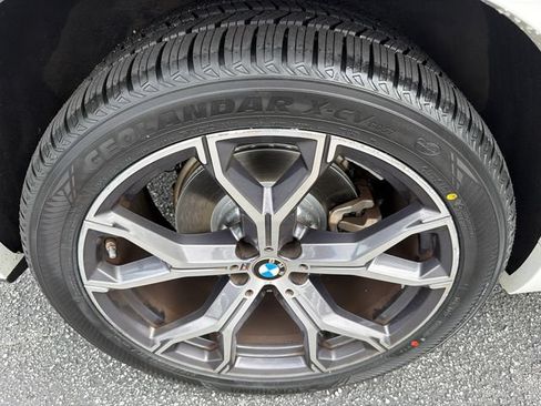 Used 2021 BMW X5 sDrive40i w/ M Sport Package RWD image 17