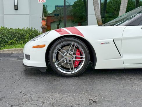 Used 2007 Chevrolet Corvette Z06 w/ Preferred Equipment Group RWD image 13