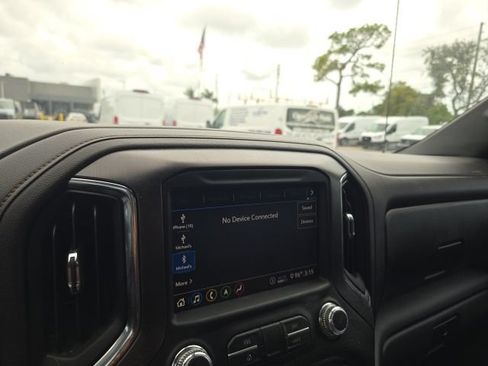 Used 2020 GMC Sierra 1500 AT4 w/ AT4 Premium Package AWD/4WD image 12