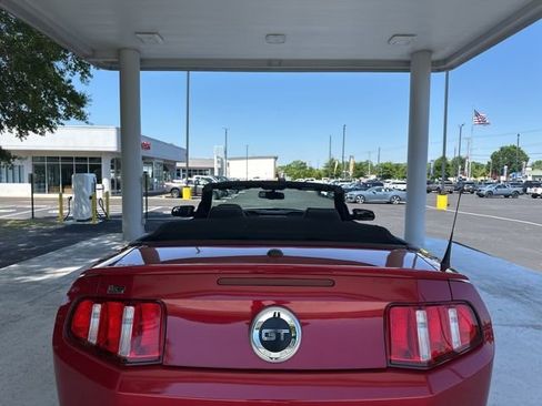 Used 2011 Ford Mustang GT Premium w/ Comfort Pkg RWD image 4
