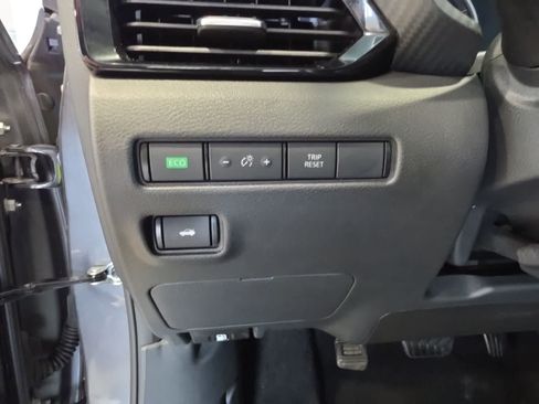 Used 2025 Nissan Sentra SV FWD image 20
