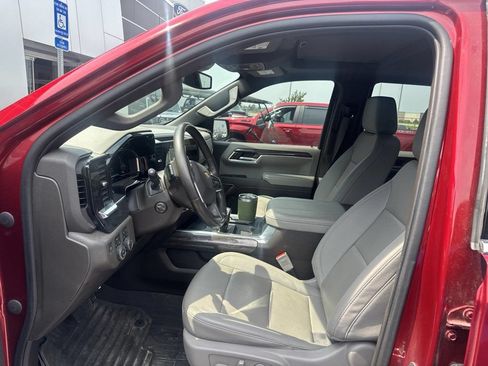Used 2023 Chevrolet Silverado 1500 LTZ w/ LTZ Convenience Package II AWD/4WD image 4