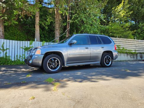Used 2009 GMC Envoy Denali w/ Sun And 6-Disc Cd Package AWD/4WD image 18