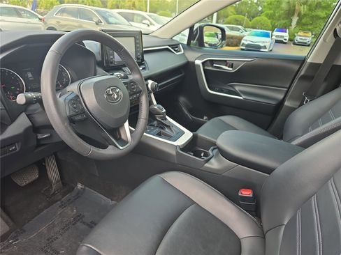 Used 2022 Toyota RAV4 XLE Premium FWD image 14