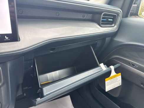 Used 2025 Ford Maverick Lobo image 24