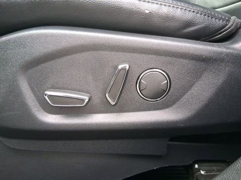 Used 2016 Ford Explorer XLT w/ Equipment Group 202A image 14