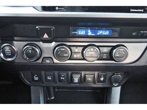 Used 2022 Toyota Tacoma TRD Sport w/ Technology Package image 27