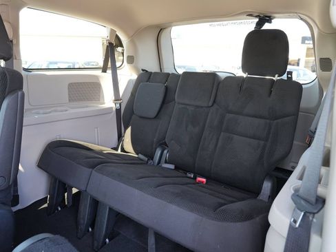 Used 2020 Dodge Grand Caravan SE w/ UConnect Hands-Free Group FWD image 25