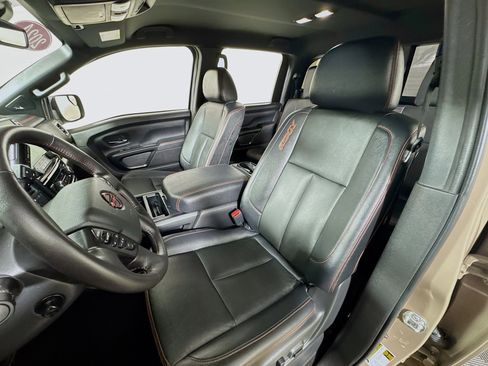 Used 2024 Nissan Titan PRO-4X w/ Pro-4x Convenience Package image 13