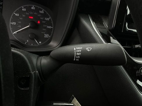 Used 2025 Toyota Corolla LE image 32