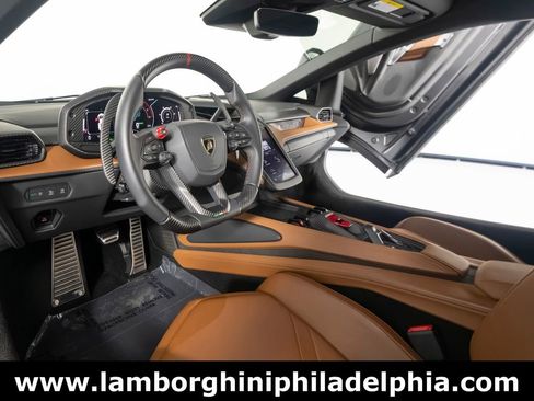 Used 2024 Lamborghini Revuelto AWD/4WD image 11