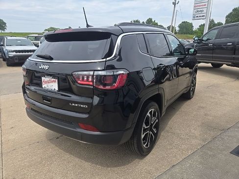 Used 2023 Jeep Compass Limited w/ Sun and Sound Group AWD/4WD image 12