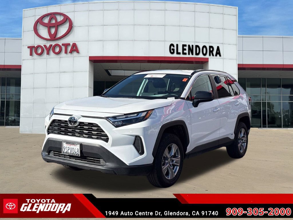 Used 2025 Toyota RAV4 LE AWD/4WD image 5
