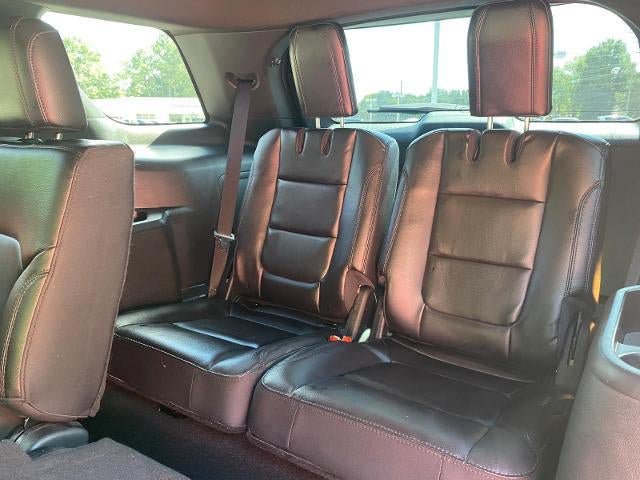 Used 2018 Ford Explorer XLT w/ Equipment Group 202A AWD/4WD image 25