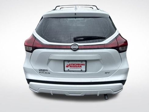 Used 2024 Nissan Kicks SV w/ Interior Electronics Package FWD image 5