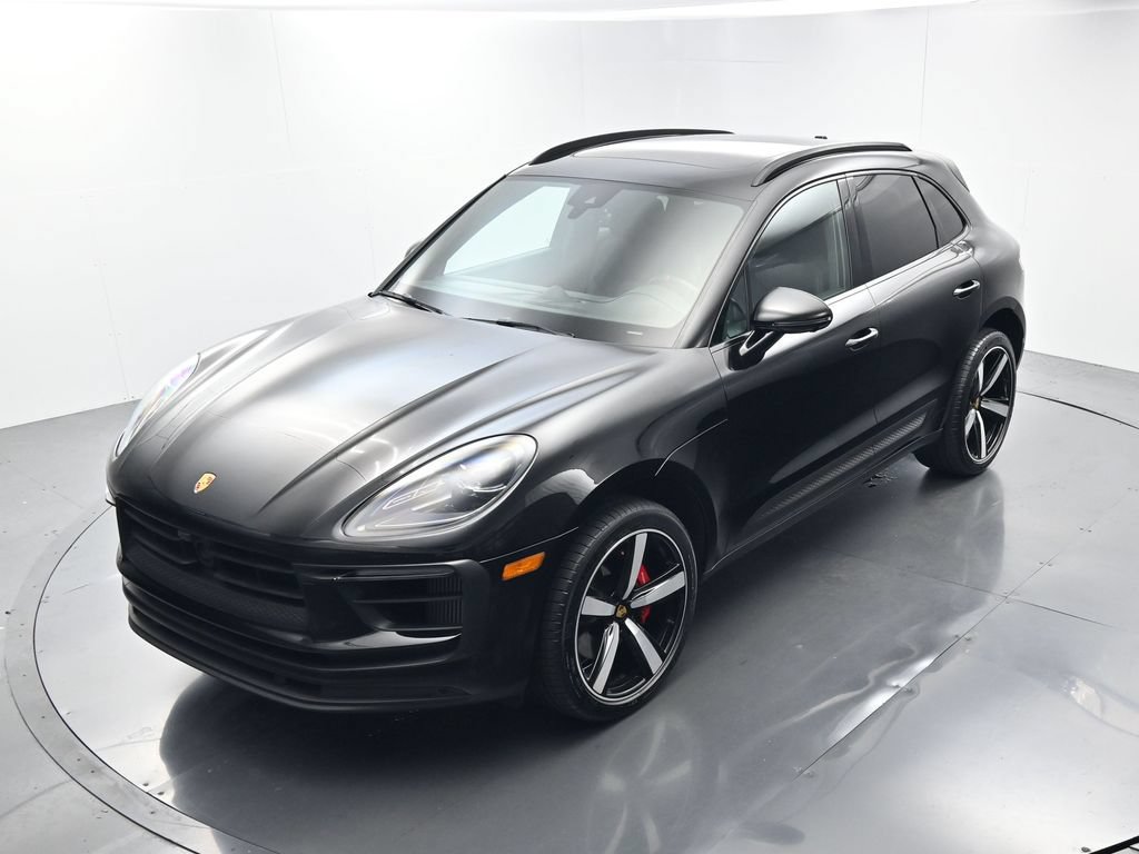 Certified 2023 Porsche Macan S AWD/4WD image 33