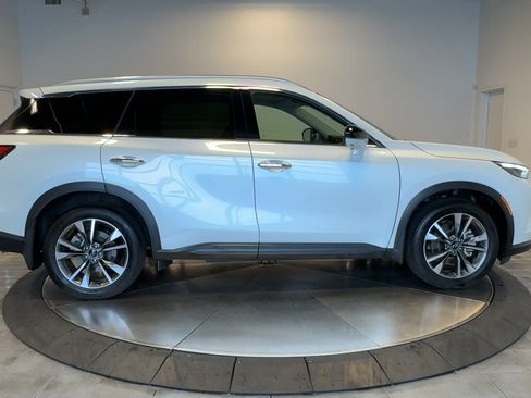 Certified 2025 INFINITI QX60 Luxe w/ Cargo Package AWD/4WD image 9