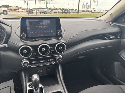 Used 2020 Nissan Sentra SV FWD image 11