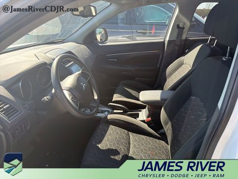 Used 2024 Mitsubishi Outlander Sport AWD image 2