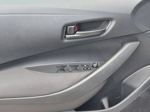 Certified 2025 Toyota Corolla LE FWD image 10