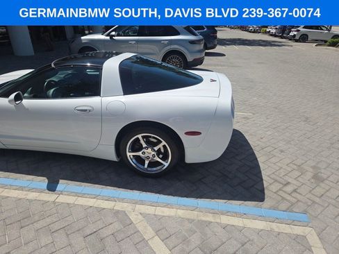 Used 2004 Chevrolet Corvette Coupe image 10
