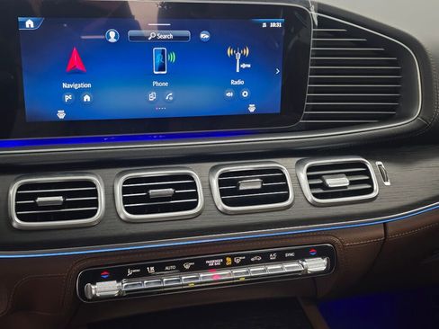 New 2026 Mercedes-Benz GLS 580 4MATIC image 15