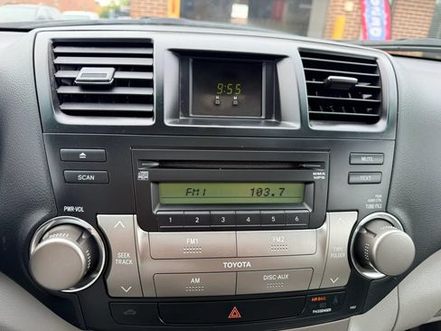 Used 2010 Toyota Highlander 4WD image 6