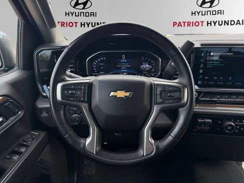 Used 2025 Chevrolet Silverado 1500 LT AWD/4WD image 13