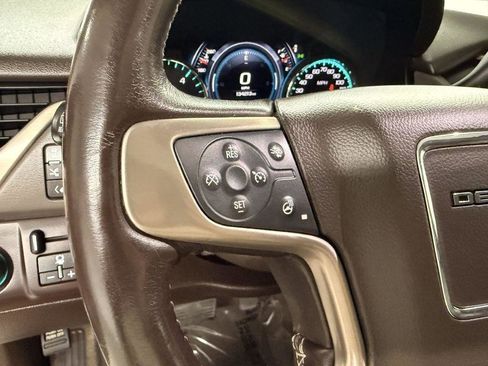 Used 2019 GMC Yukon XL Denali w/ Denali Ultimate Package AWD/4WD image 17