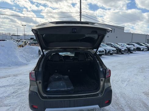 Used 2023 Subaru Outback Limited image 19